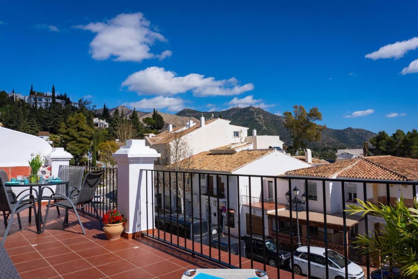 Idyllic Townhouse With Scenic Views Pueblo Holiday home
