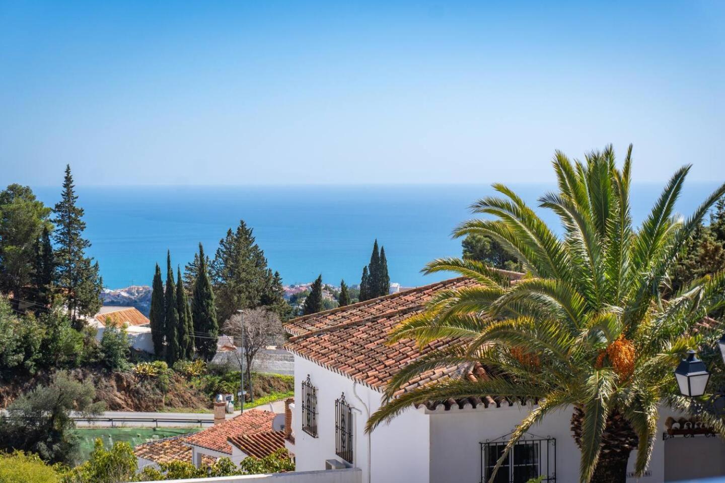 Idyllic Townhouse With Scenic Views Pueblo Holiday home Mijas