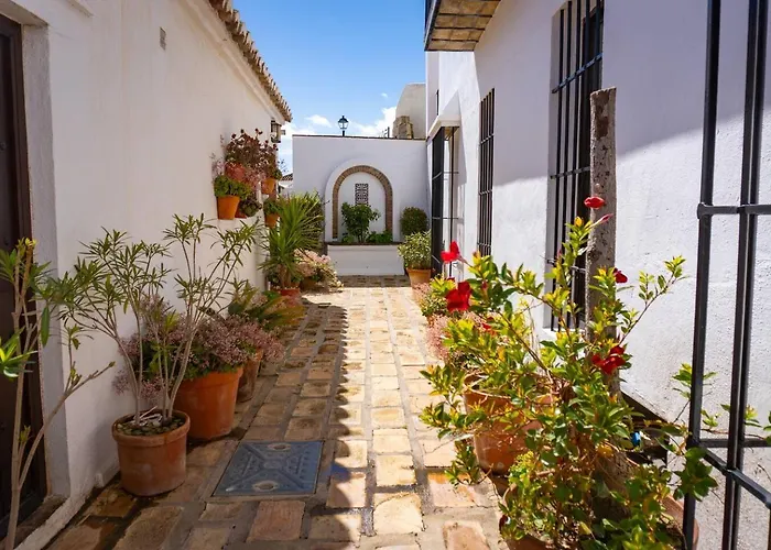 Idyllic Townhouse With Scenic Views Mijas Pueblo
